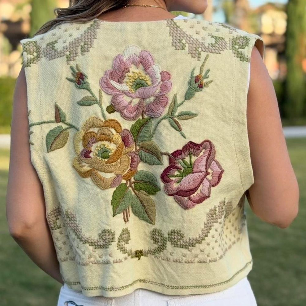 Embroidered Cream Vest - Picture 2 of 5